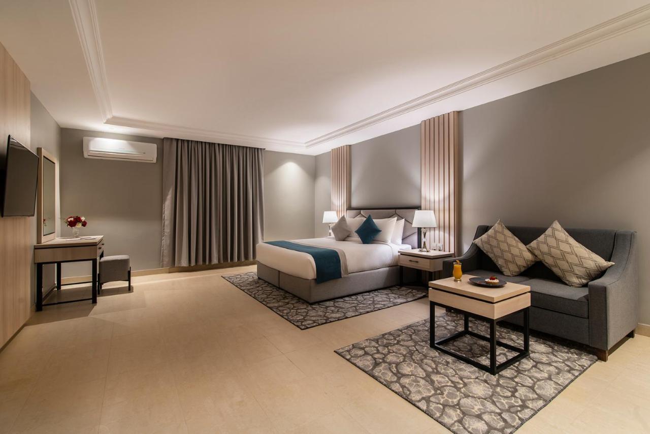 Enala Hotel Apartments - Tabuk ตะบูก ภายนอก รูปภาพ