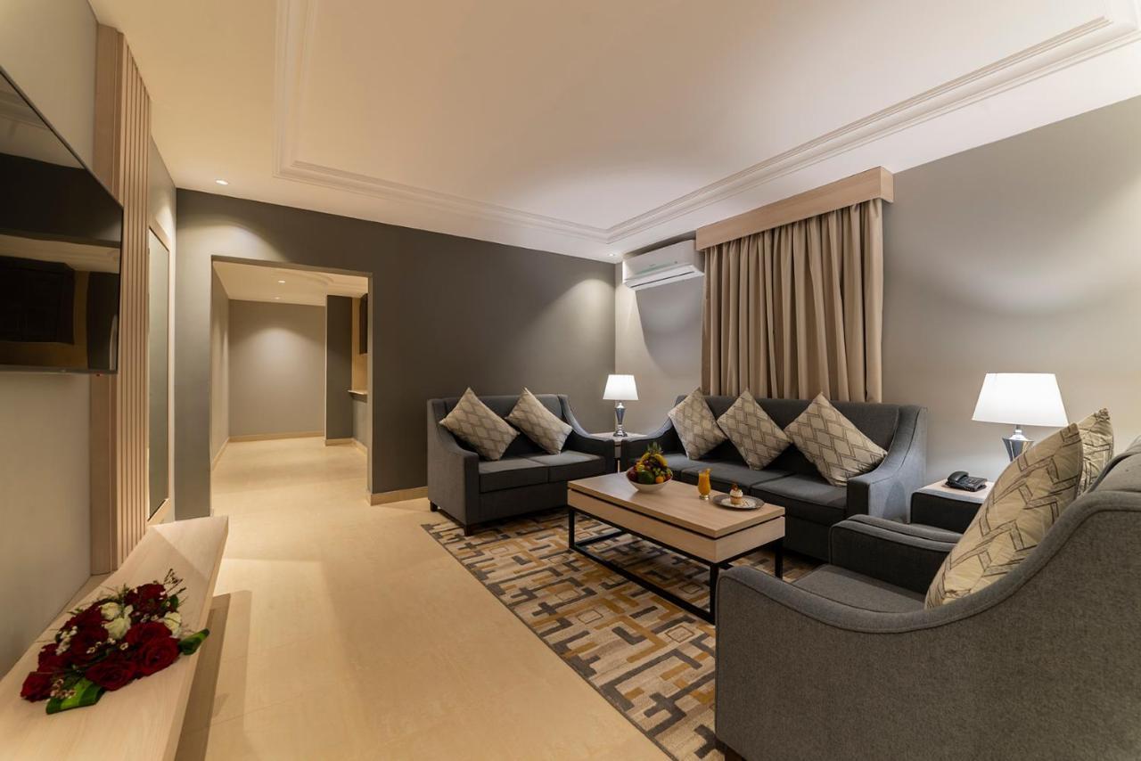 Enala Hotel Apartments - Tabuk ตะบูก ภายนอก รูปภาพ
