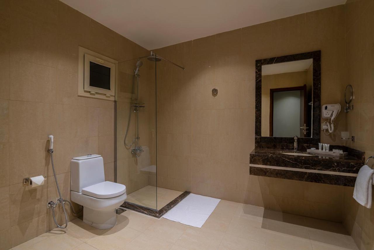 Enala Hotel Apartments - Tabuk ตะบูก ภายนอก รูปภาพ
