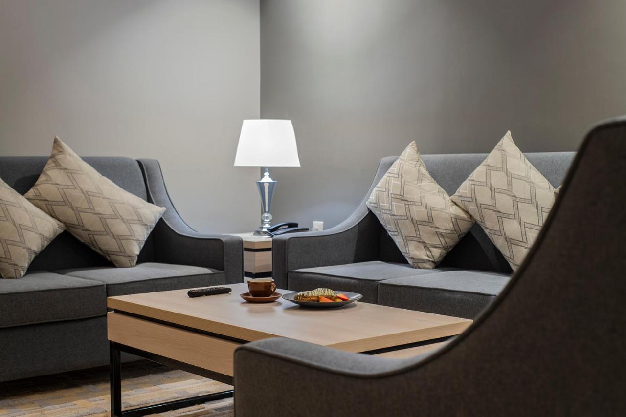 Enala Hotel Apartments - Tabuk ตะบูก ภายนอก รูปภาพ