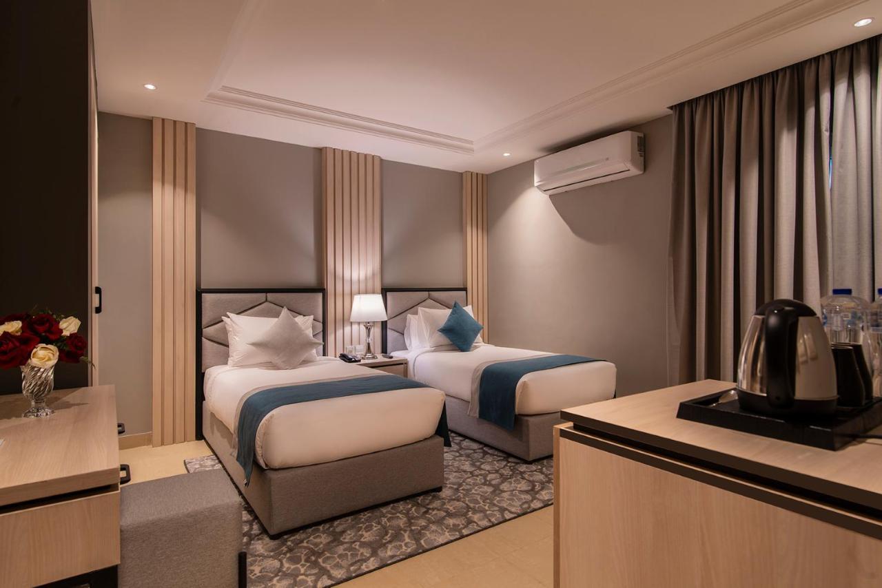 Enala Hotel Apartments - Tabuk ตะบูก ภายนอก รูปภาพ