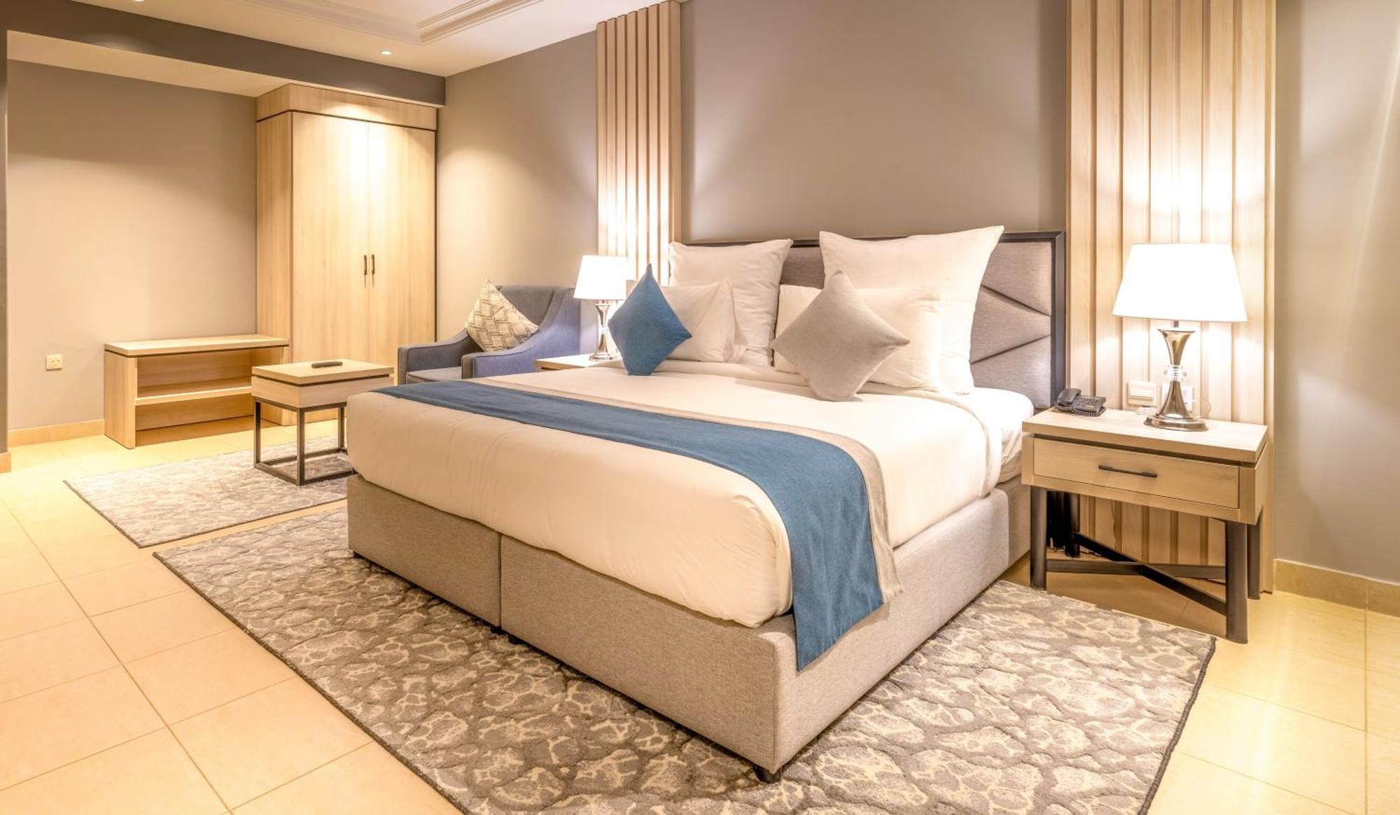 Enala Hotel Apartments - Tabuk ตะบูก ภายนอก รูปภาพ